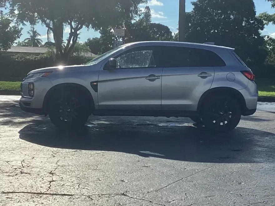 2025 Mitsubishi Outlander Sport S photo 1