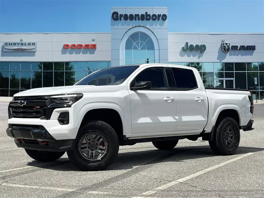 2023 Chevrolet Colorado Z71 photo 1