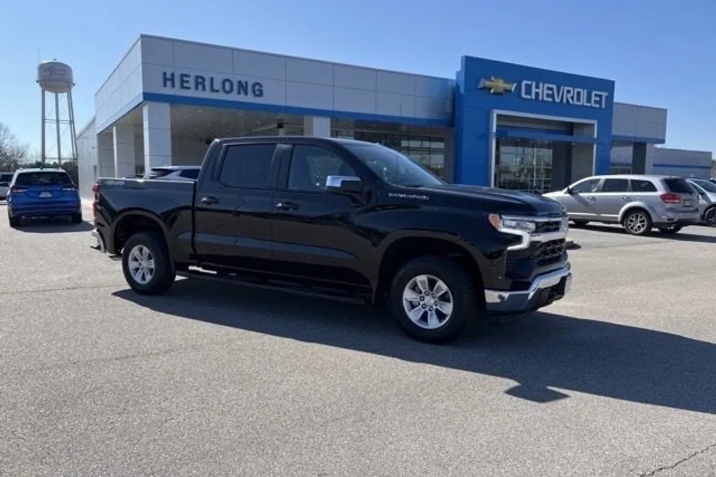 2024 Chevrolet Silverado 1500 LT photo 1