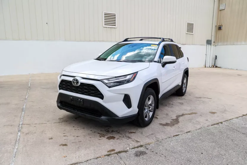 2025 Toyota RAV4 XLE photo 1