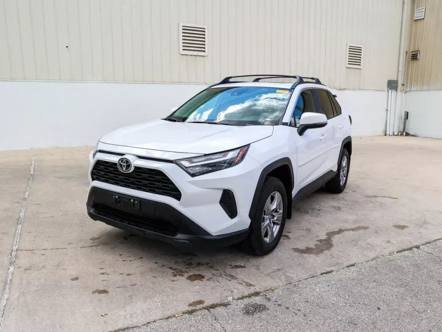 2025 Toyota RAV4 XLE photo 1