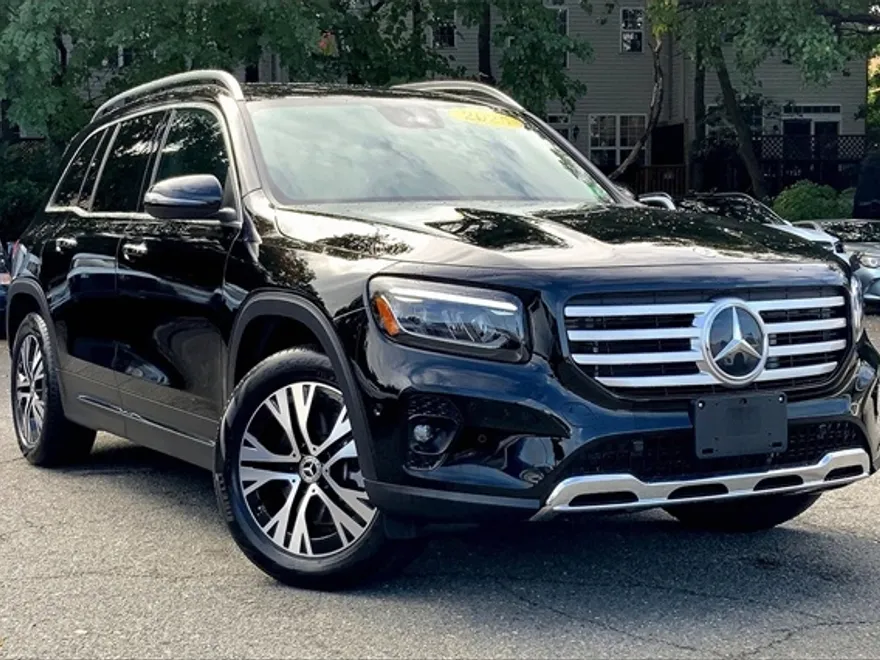 2025 Mercedes Benz GLB 250 4MATIC photo 1
