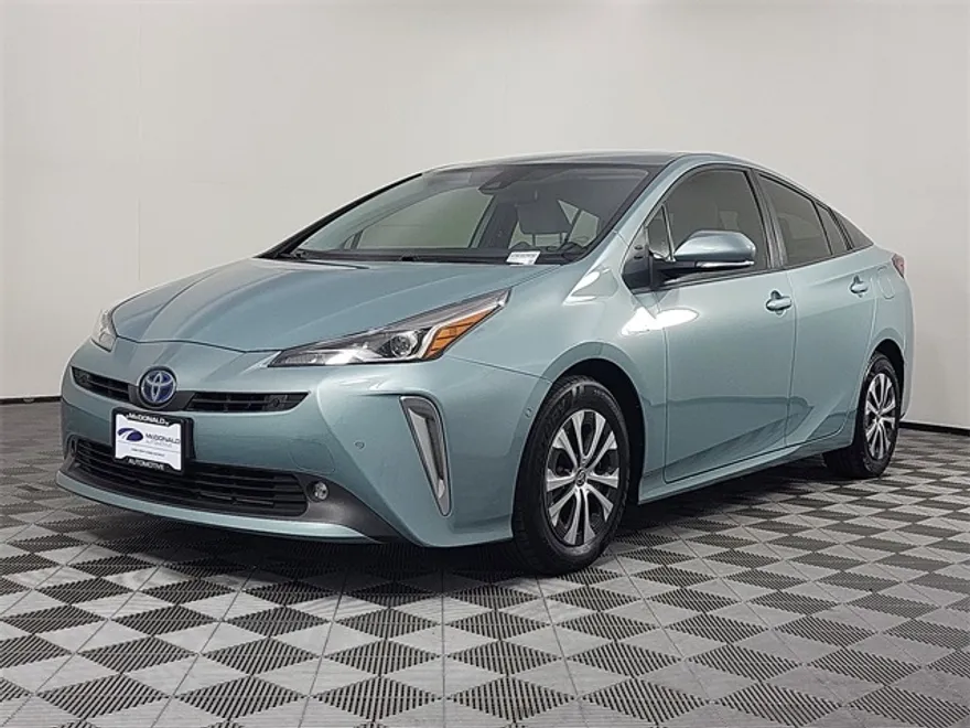 2021 Toyota Prius LE AWD-e photo 1