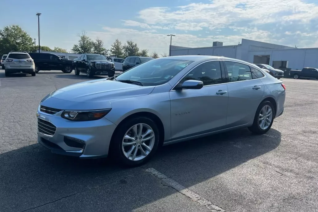 2018 Chevrolet Malibu 1LT photo 1