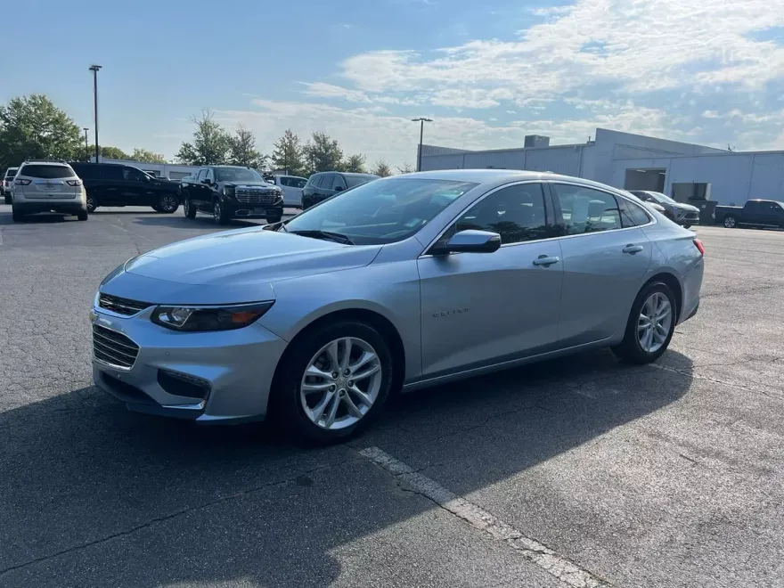 2018 Chevrolet Malibu 1LT photo 1