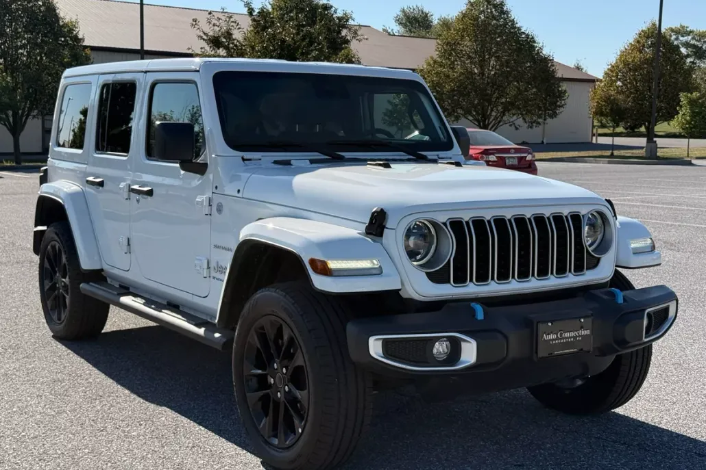 2024 Jeep Wrangler Sahara 4xe photo 1