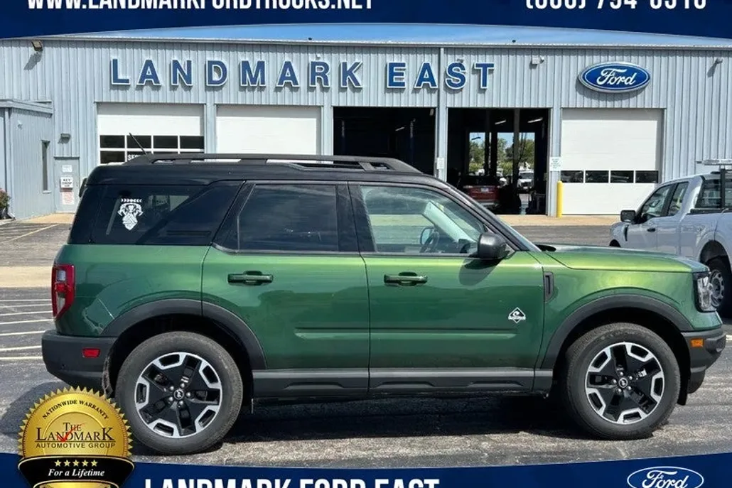 2024 Ford Bronco Sport Outer Banks photo 1