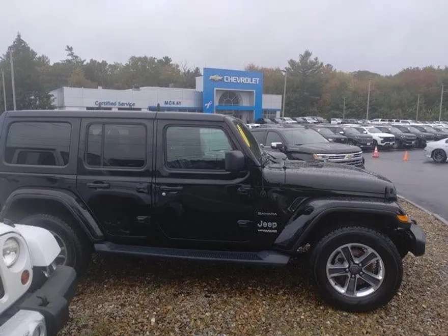2018 Jeep Wrangler Unlimited Sahara photo 1