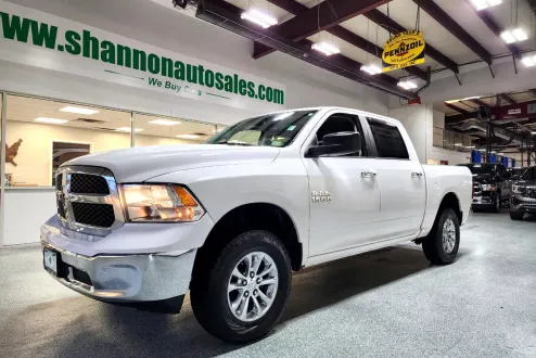 2013 Ram 1500 SLT photo 2