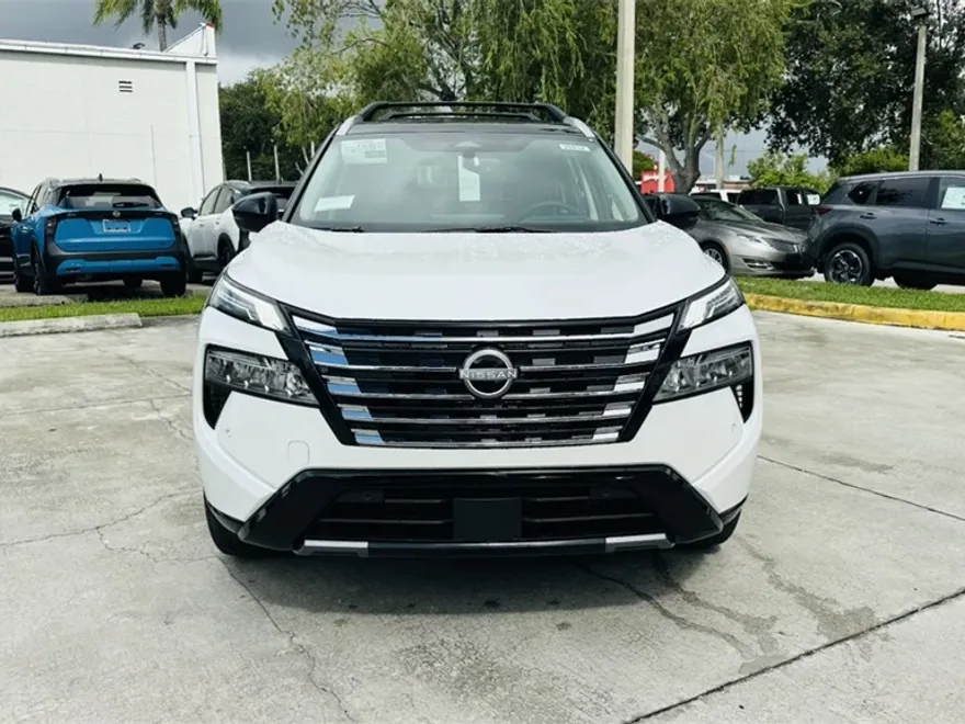 2026 Nissan Rogue Platinum photo 1