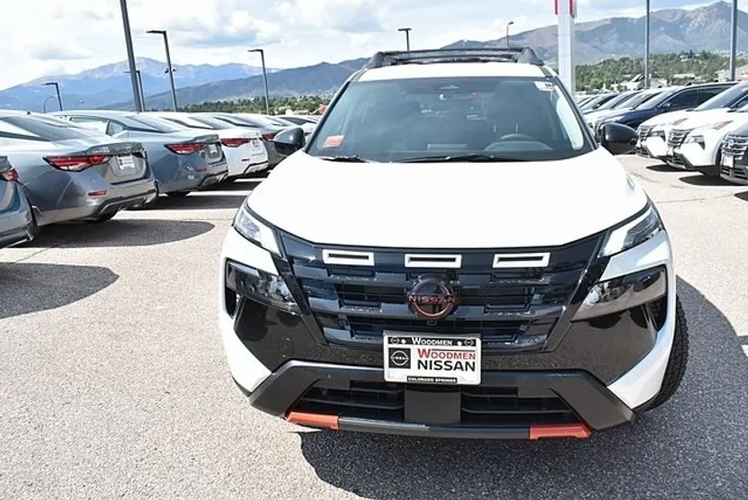 2026 Nissan Rogue SV photo 1