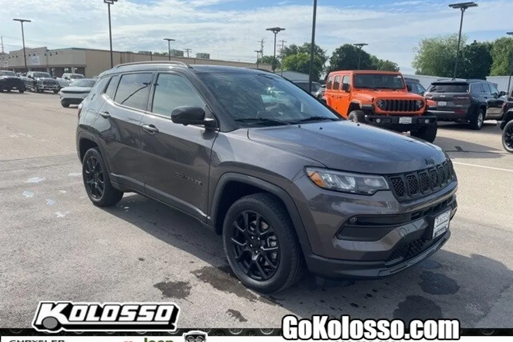 2023 Jeep Compass Altitude photo 1