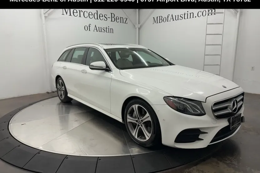 2018 Mercedes Benz E 400 4MATIC photo 1