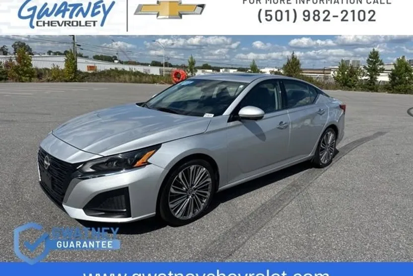 2023 Nissan Altima 2.5 SL photo 1