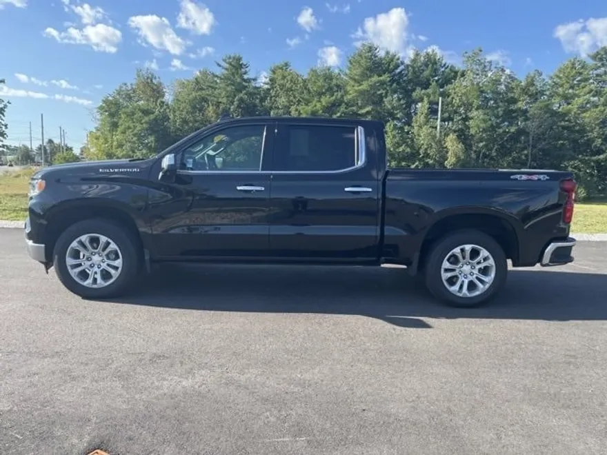 2023 Chevrolet Silverado 1500 LTZ photo 1