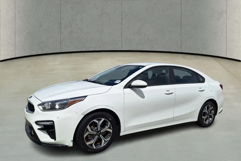 2021 Kia Forte LXS photo 1