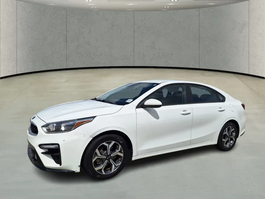 2021 Kia Forte LXS photo 1