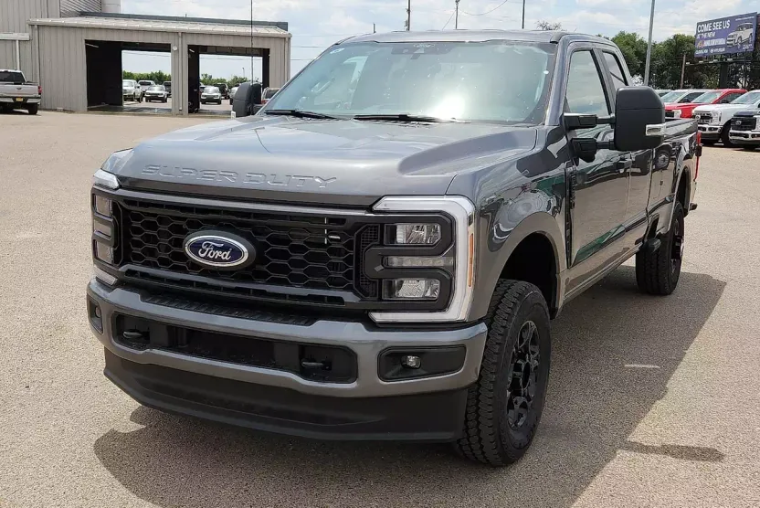 2025 Ford F-350 XL photo 1