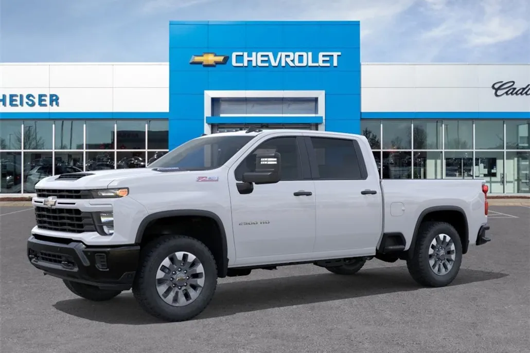 2025 Chevrolet Silverado 2500HD Custom photo 1