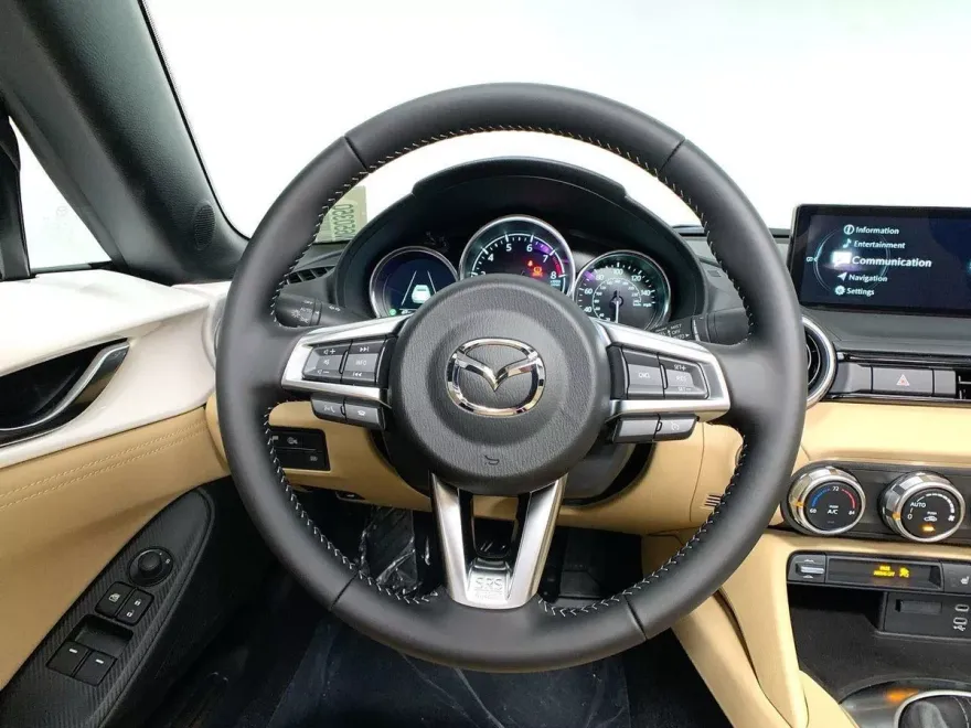 2025 Mazda MX-5 Miata Miata RF Grand Touring photo 21