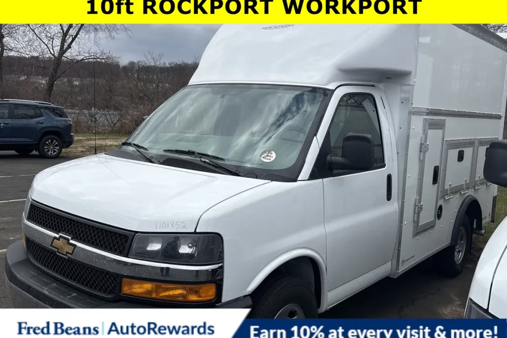 2025 Chevrolet Express 3500 Cutaway Van photo 1