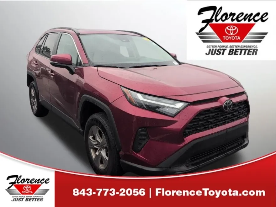 2023 Toyota RAV4 XLE photo 1