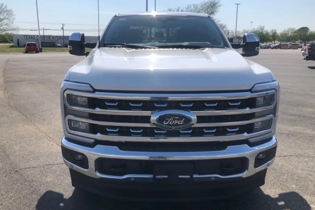 2025 Ford F-350 Lariat photo 1