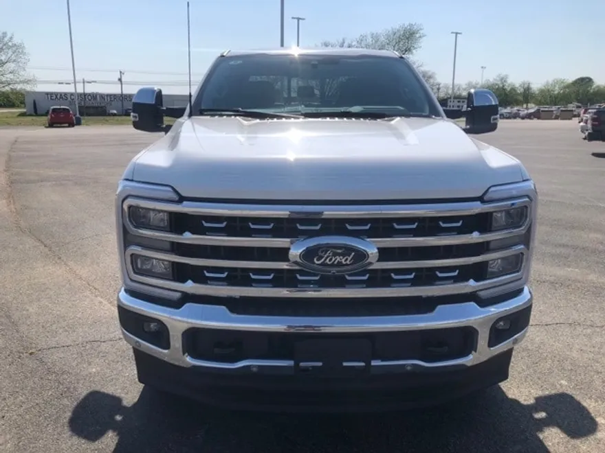 2025 Ford F-350 Lariat photo 1