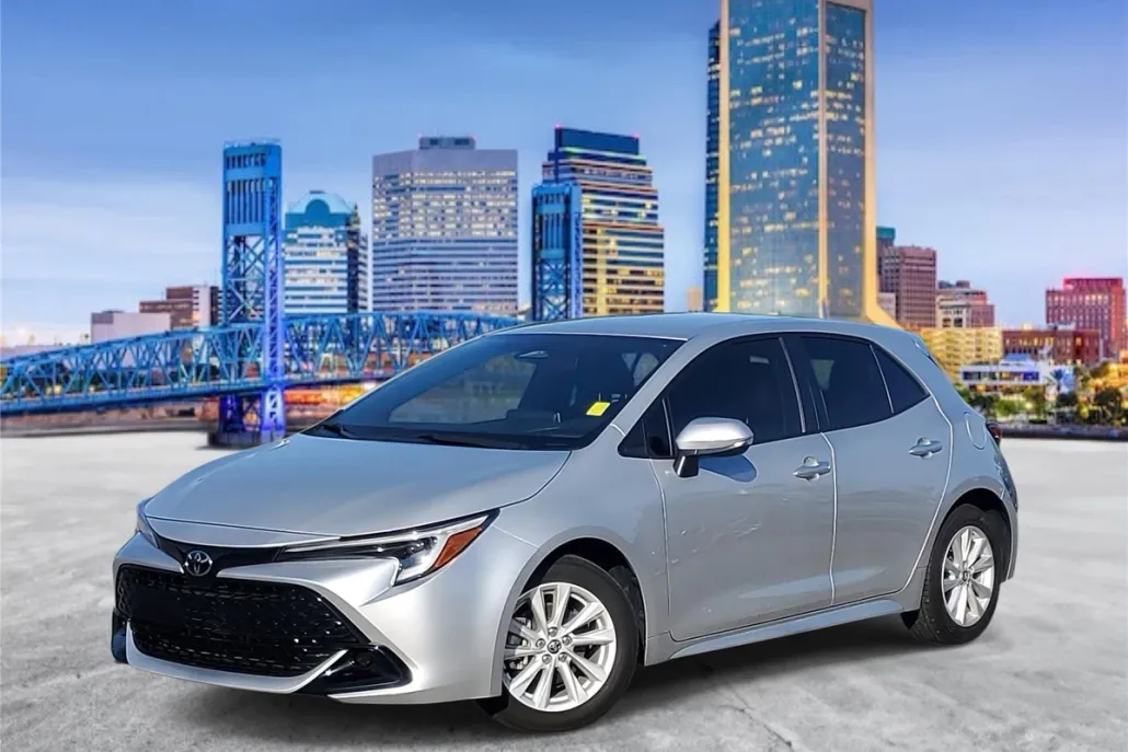 2024 Toyota Corolla SE photo 1