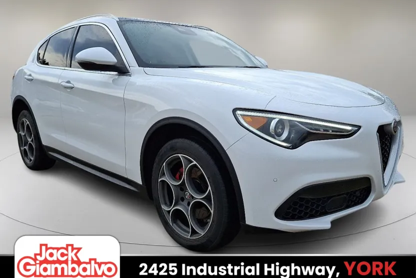 2018 Alfa Romeo Stelvio Ti photo 1