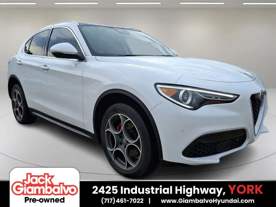2018 Alfa Romeo Stelvio Ti photo 1