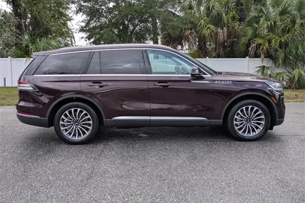 2023 Lincoln Aviator Reserve photo 1