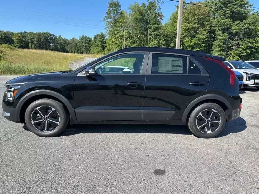2025 Kia Niro EX photo 1