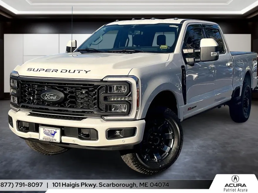 2023 Ford F-350 Lariat photo 1