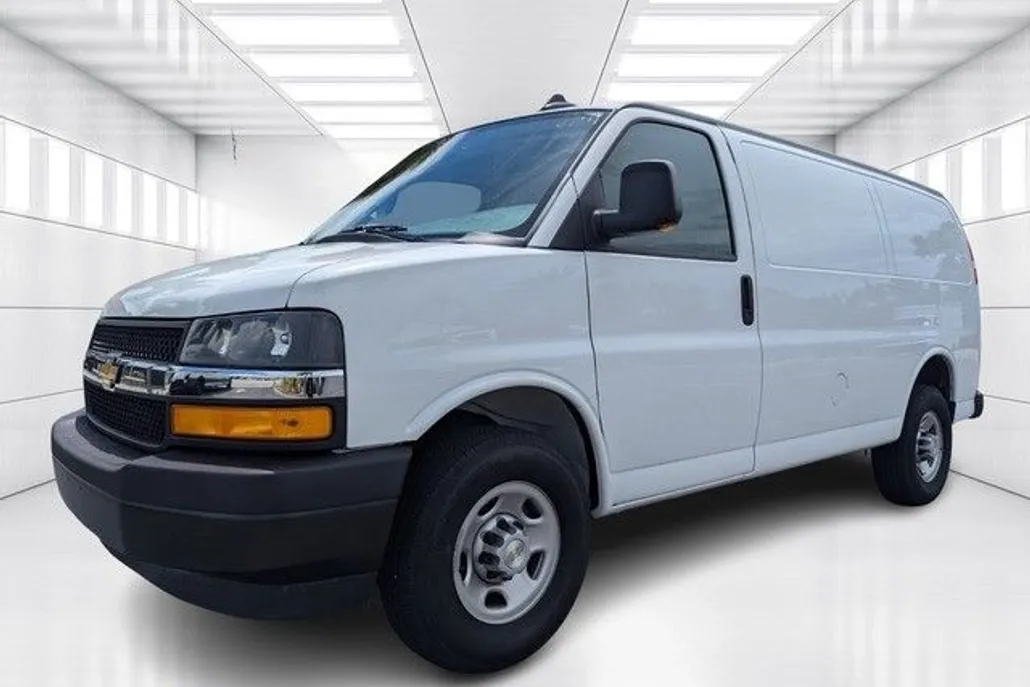 2024 Chevrolet Express 2500 Cargo photo 1