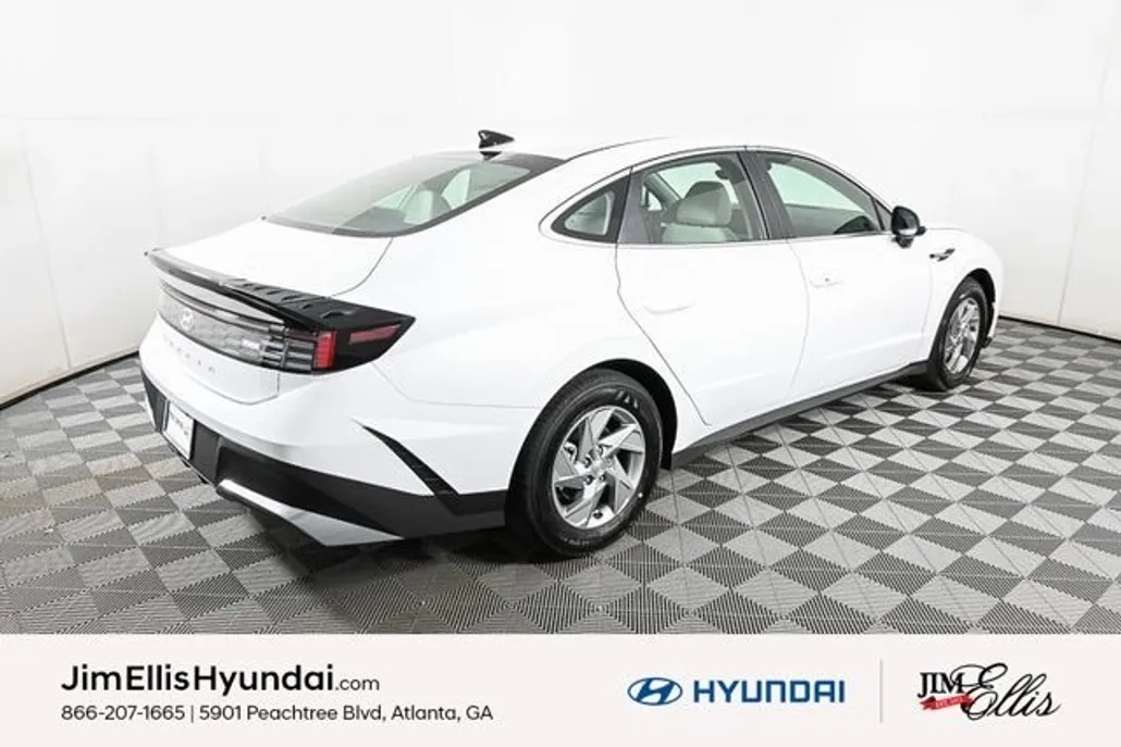 2025 Hyundai Sonata SE photo 1