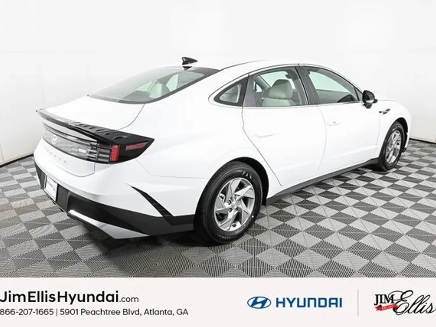 2025 Hyundai Sonata SE photo 1