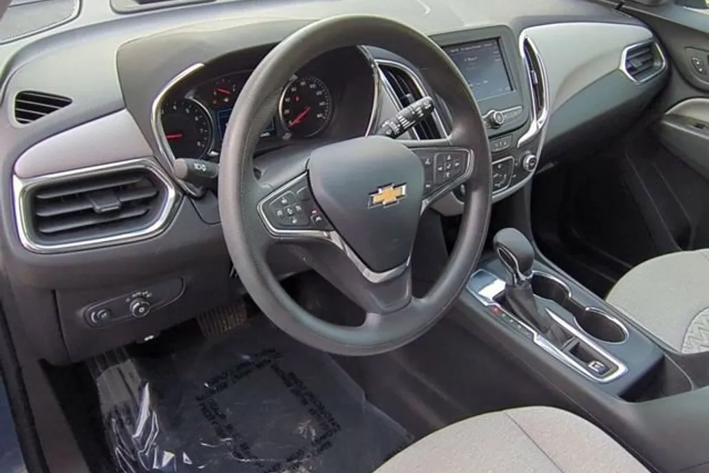 2024 Chevrolet Equinox LS photo 1