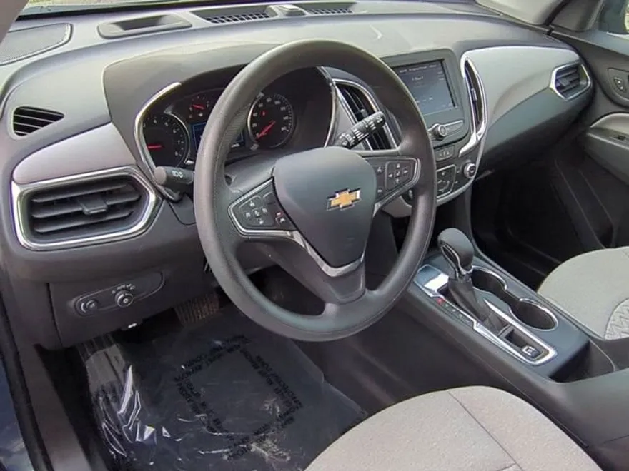 2024 Chevrolet Equinox LS photo 1