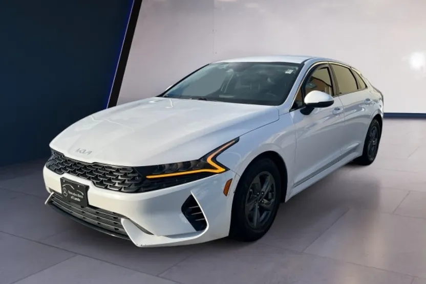 2022 Kia K5 LXS photo 1