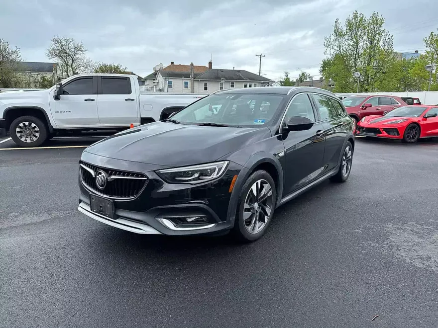 2019 Buick Regal TourX Essence photo 1