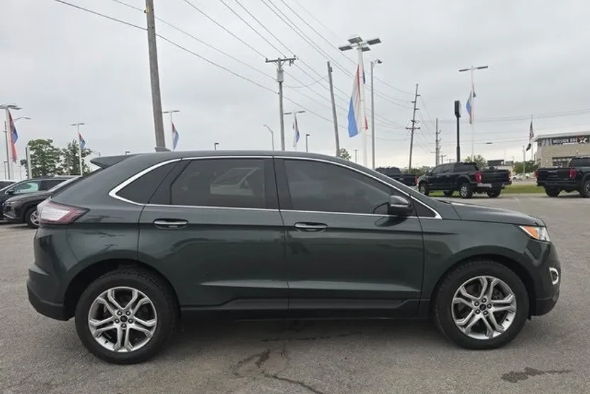 2015 Ford Edge Titanium photo 1