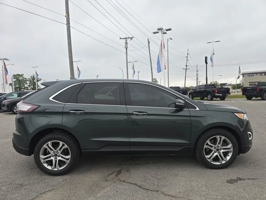 2015 Ford Edge Titanium photo 1
