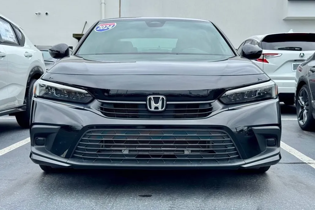 2024 Honda Civic Sport photo 1