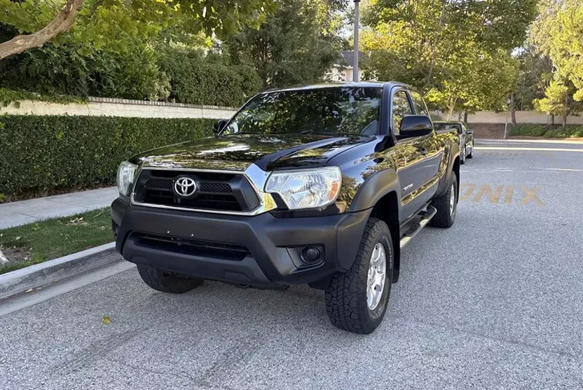 2013 Toyota Tacoma SR5 PreRunner photo 1