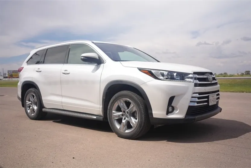 2019 Toyota Highlander Limited photo 1