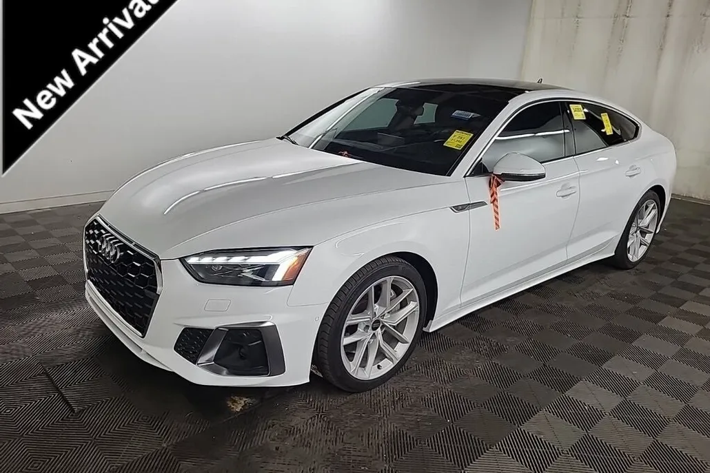 2023 Audi A5 45 S line Prestige photo 1