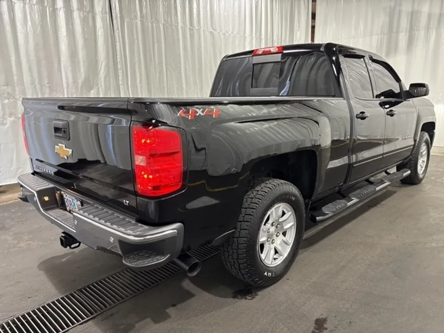 2018 Chevrolet Silverado 1500 LT photo 1