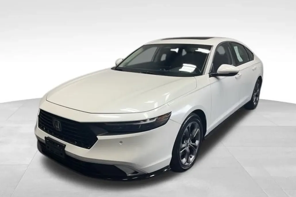 2023 Honda Accord Hybrid Touring photo 1