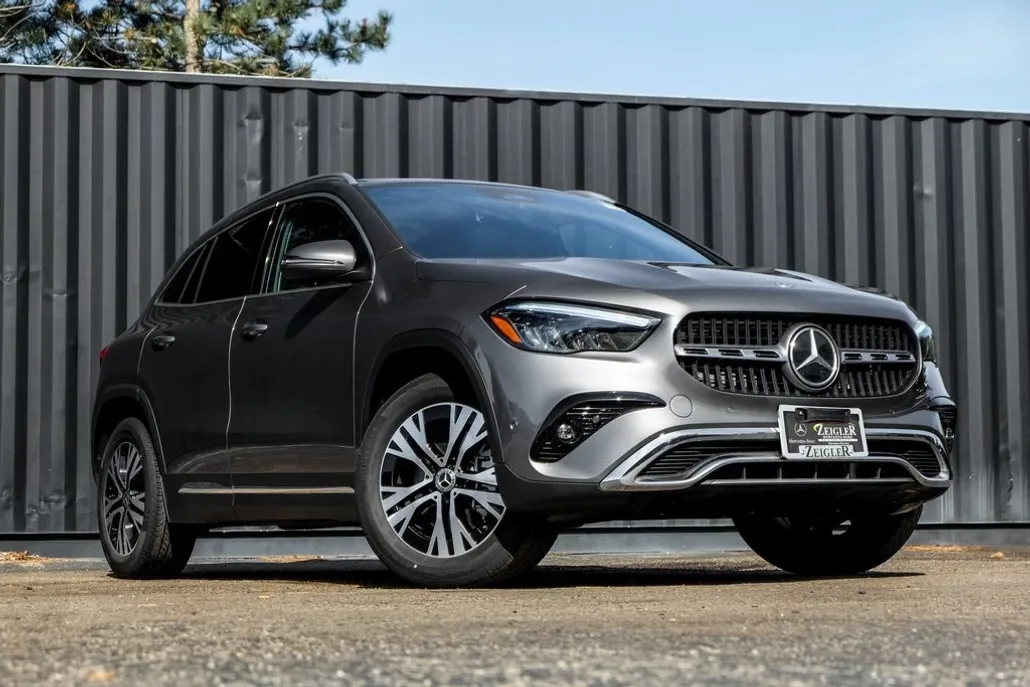 2025 Mercedes Benz GLA 250 4MATIC photo 1